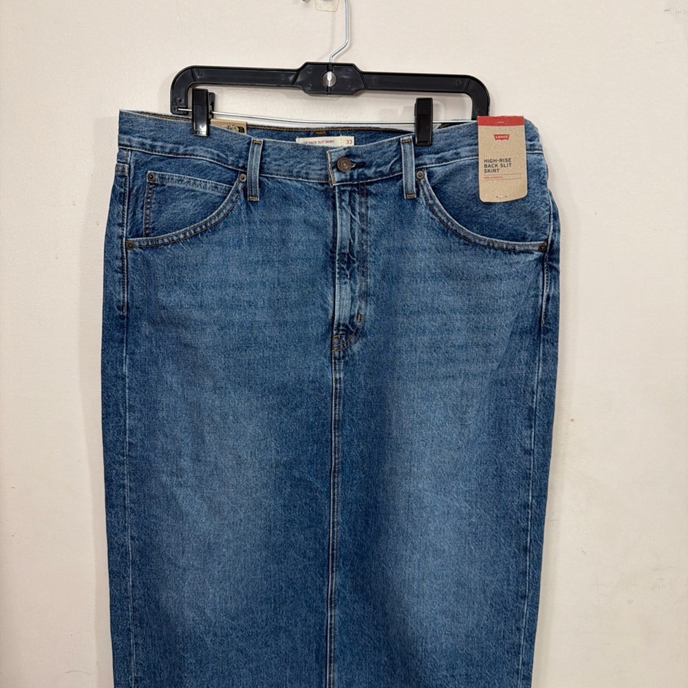 Levi’s skirt size 33